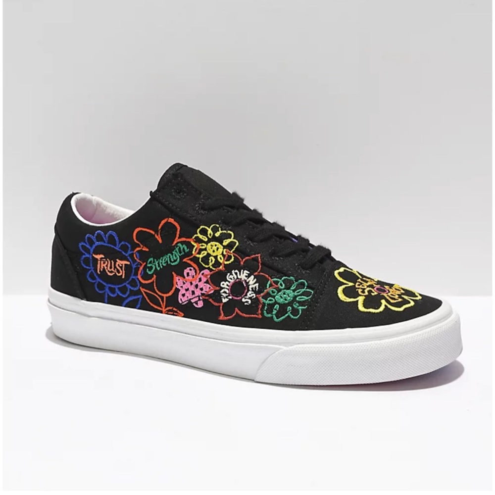 NWT Limited Edition size 9 Vans Old Skool Cultivate Care Black Skate Shoes